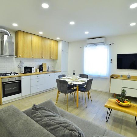 Apartment Maris Sinj Esterno foto