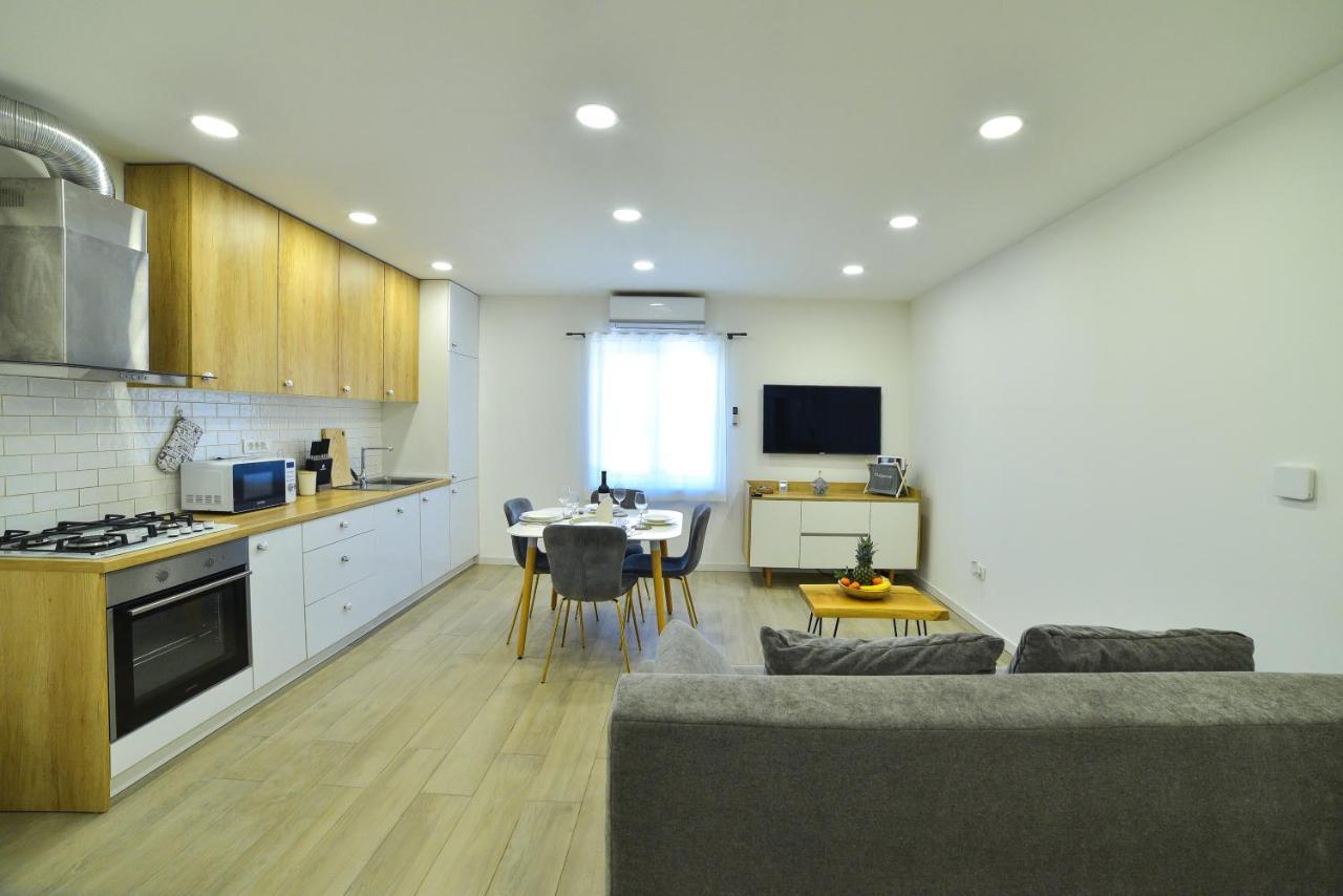 Apartment Maris Sinj Esterno foto