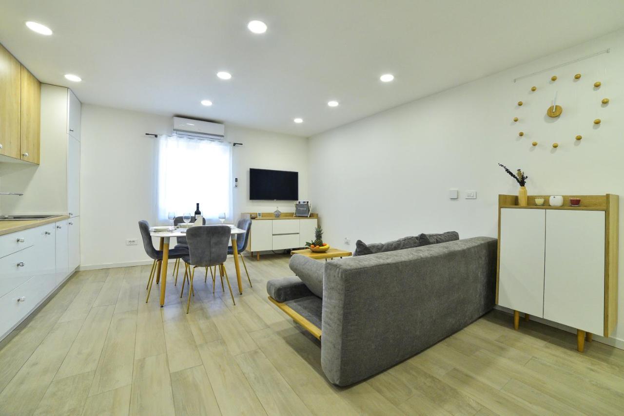 Apartment Maris Sinj Esterno foto