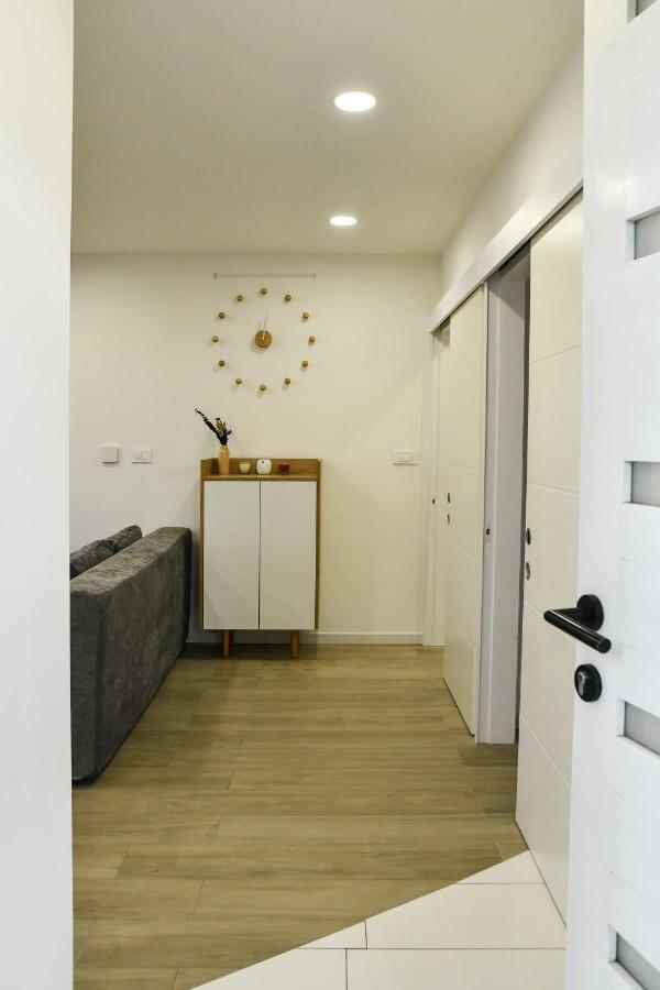 Apartment Maris Sinj Esterno foto